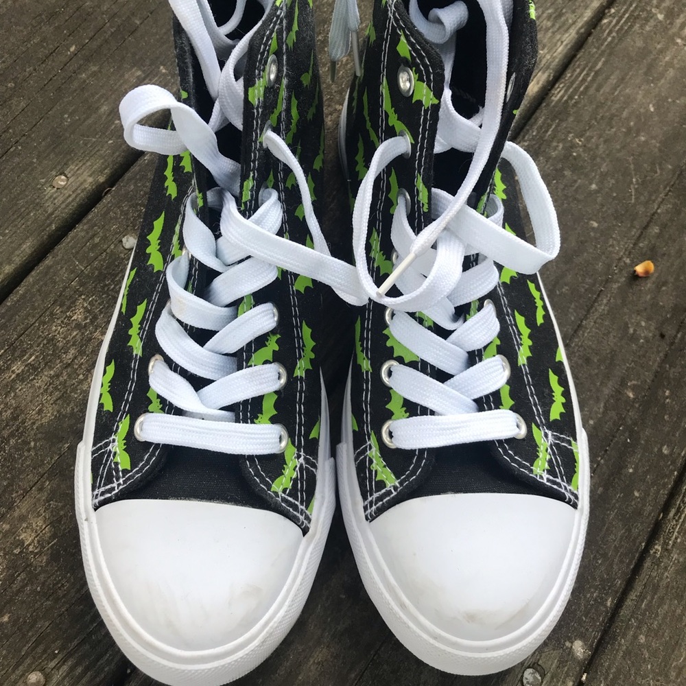 Hot Topic canvas high tops black with green bats